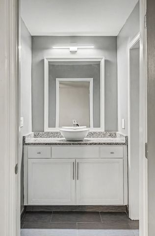 8300 Sawyer Brown Rd Apt H301, Nashville, TN 37221