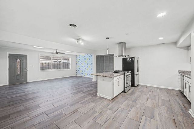 8300 Sawyer Brown Rd Apt H301, Nashville, TN 37221