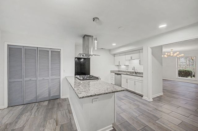 8300 Sawyer Brown Rd Apt H301, Nashville, TN 37221