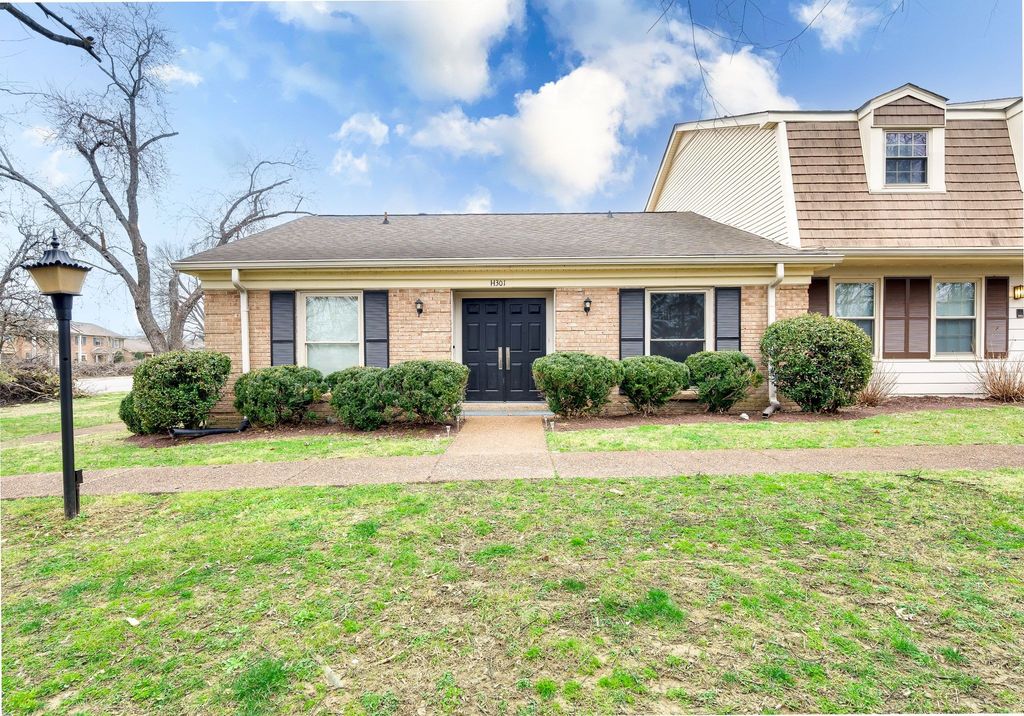 8300 Sawyer Brown Rd Apt H301, Nashville, TN 37221