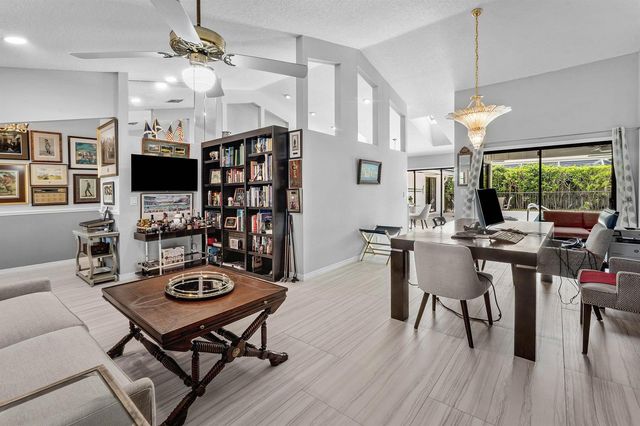 13 St Giles Road, Palm Beach Gardens, FL 33418
