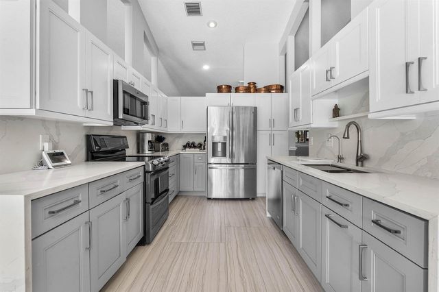 13 St Giles Road, Palm Beach Gardens, FL 33418