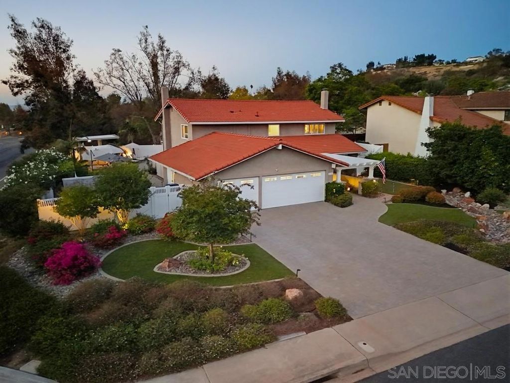 2554 Valley Lake Drive, El Cajon, CA 92020 — exterior