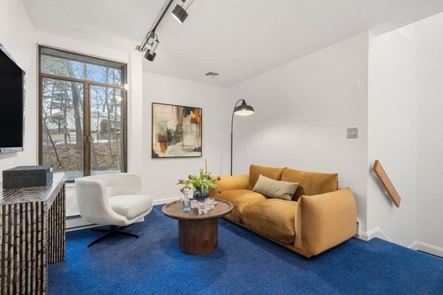 542 Concord Avenue, Lexington, MA 02421