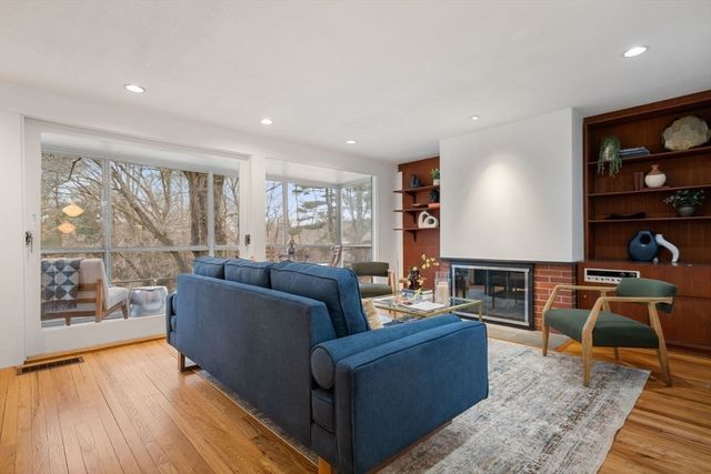 542 Concord Avenue, Lexington, MA 02421