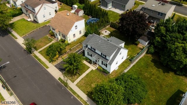 52 Knollwood Ter, Clifton City, NJ 07012