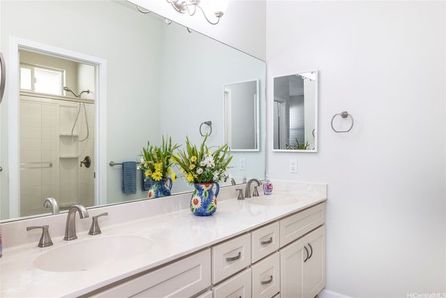 460 Kamaaha Avenue 6, Kapolei, HI 96707