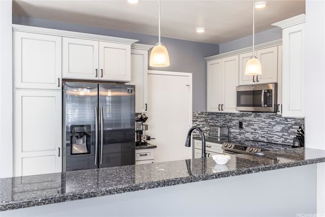 460 Kamaaha Avenue 6, Kapolei, HI 96707