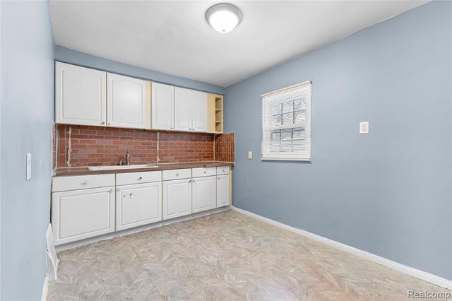 18485 Moenart Street, Detroit, MI 48234