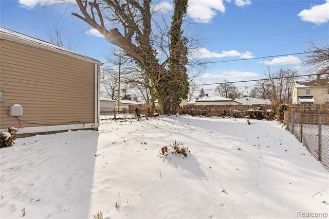 18485 Moenart Street, Detroit, MI 48234