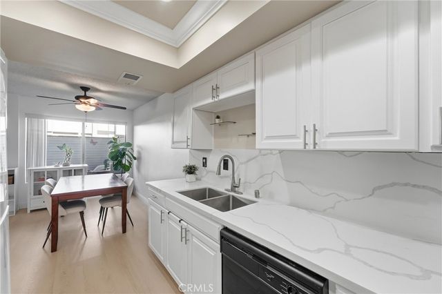 803 E Victoria 117, Carson, CA 90746