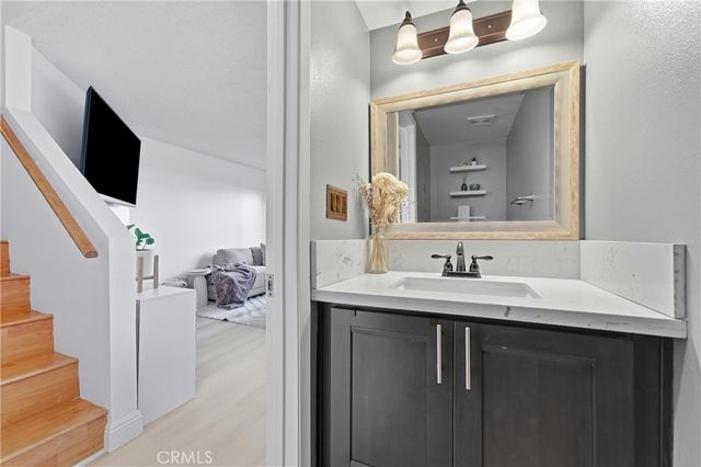 803 E Victoria 117, Carson, CA 90746