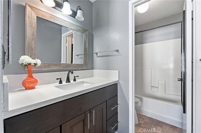803 E Victoria 117, Carson, CA 90746