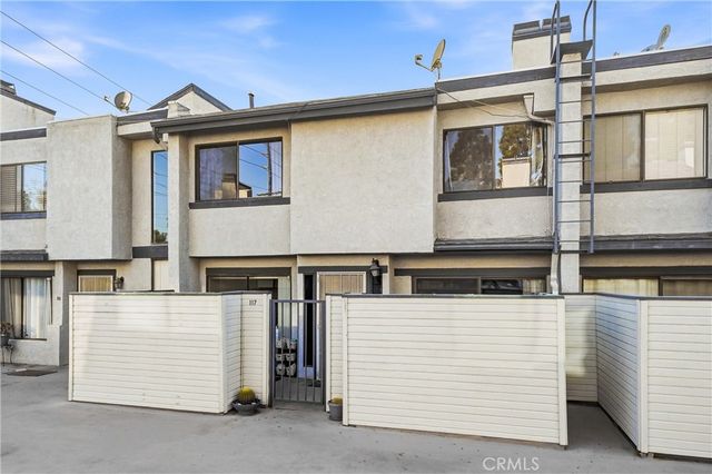 803 E Victoria 117, Carson, CA 90746