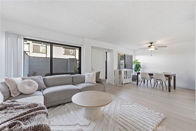 803 E Victoria 117, Carson, CA 90746