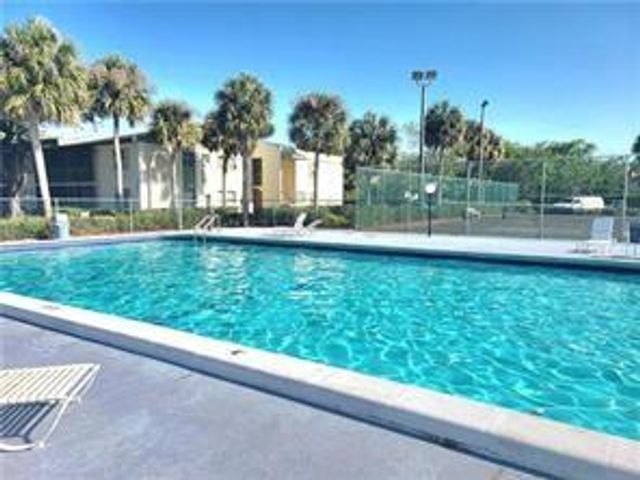 4167 NW 90th Ave 104, Coral Springs, FL 33065