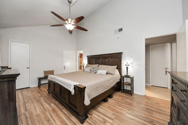 13984 Hollowgreen Drive 23, Houston, TX 77082