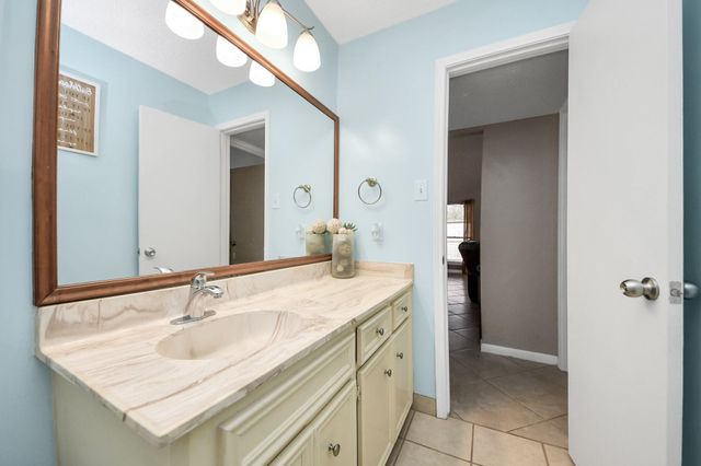 13984 Hollowgreen Drive 23, Houston, TX 77082