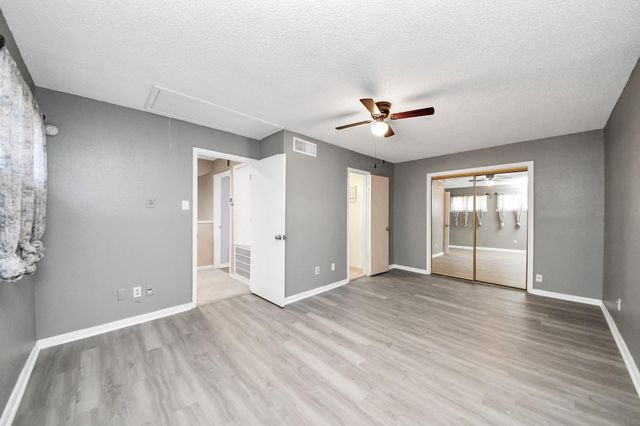 13984 Hollowgreen Drive 23, Houston, TX 77082