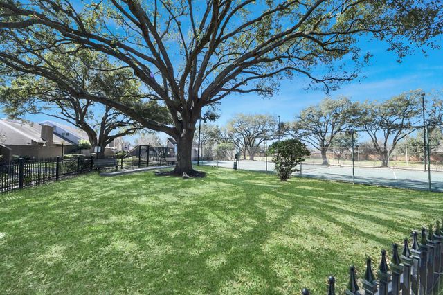 13984 Hollowgreen Drive 23, Houston, TX 77082