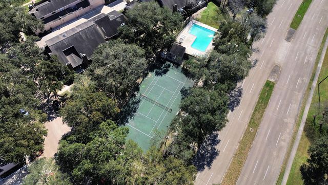 13984 Hollowgreen Drive 23, Houston, TX 77082