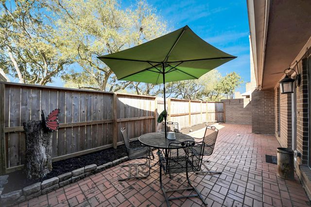 13984 Hollowgreen Drive 23, Houston, TX 77082