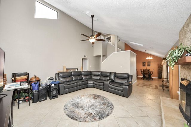 13984 Hollowgreen Drive 23, Houston, TX 77082