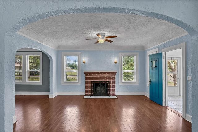 623 S CENTER STREET, Eustis, FL 32726