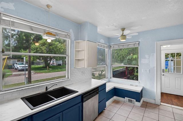 623 S CENTER STREET, Eustis, FL 32726