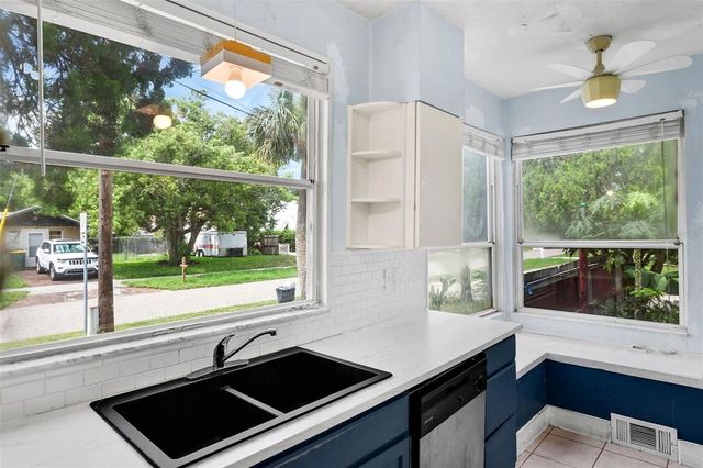 623 S CENTER STREET, Eustis, FL 32726