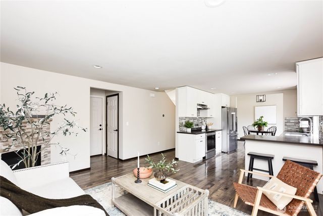 723 123rd Avenue NE, Lake Stevens, WA 98258