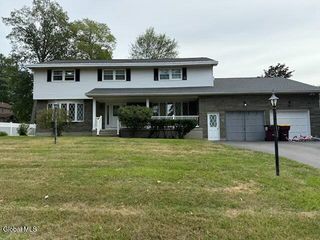 798 Downing Street, Niskayuna, NY 12309