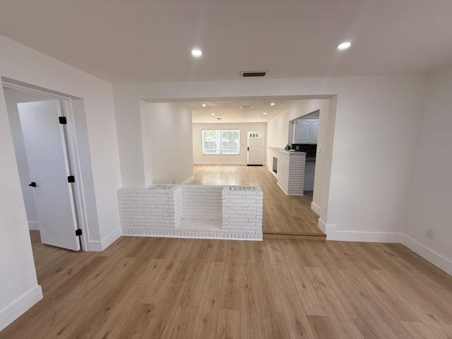 607 N Golf Drive, Hollywood, FL 33021