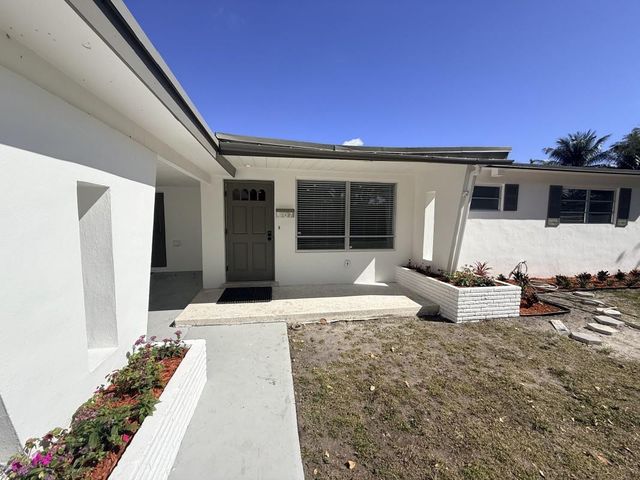 607 N Golf Drive, Hollywood, FL 33021