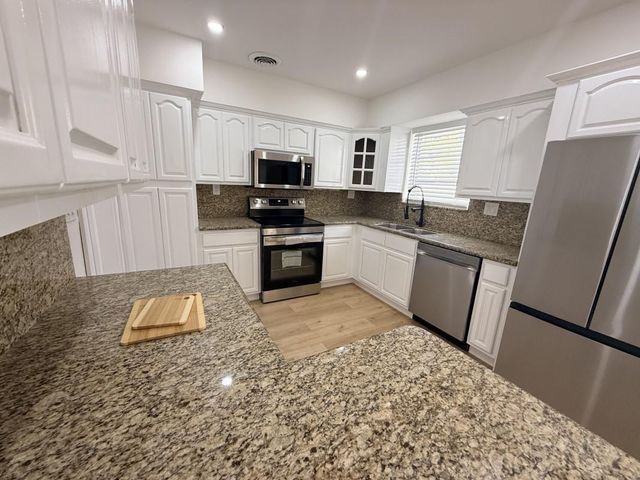 607 N Golf Drive, Hollywood, FL 33021