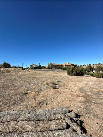 18132 Bangor Avenue, Hesperia, CA 92345