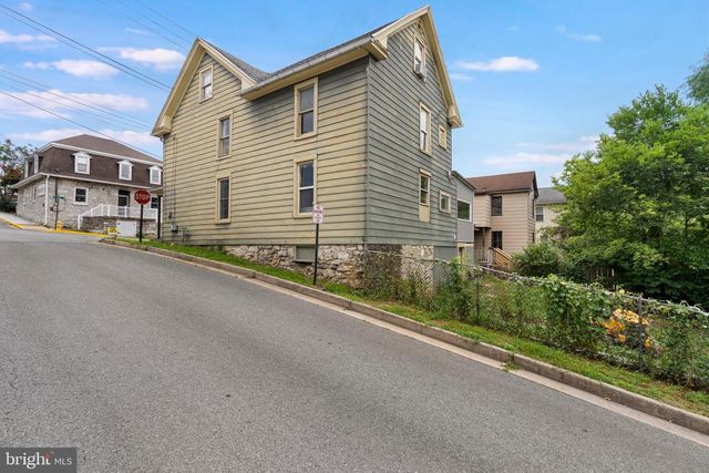 200 E JOHN ST, Martinsburg, WV 25401