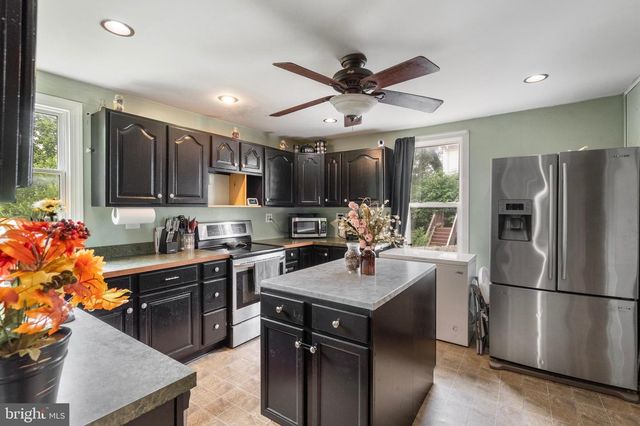 200 E JOHN ST, Martinsburg, WV 25401