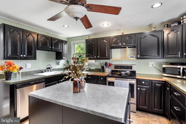 200 E JOHN ST, Martinsburg, WV 25401