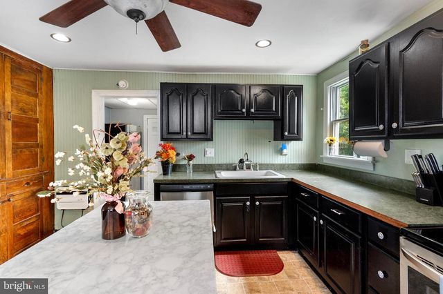 200 E JOHN ST, Martinsburg, WV 25401