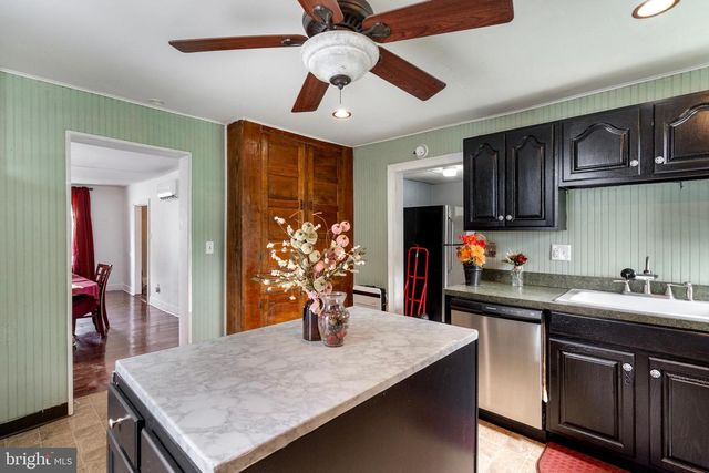 200 E JOHN ST, Martinsburg, WV 25401