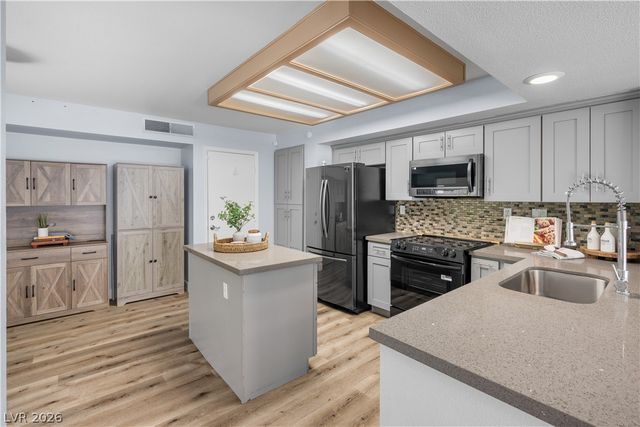2620 Golden Sands Drive, Las Vegas, NV 89128
