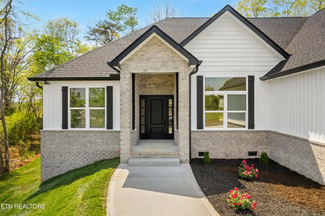 124 Nunyu Tr, Vonore, TN 37885