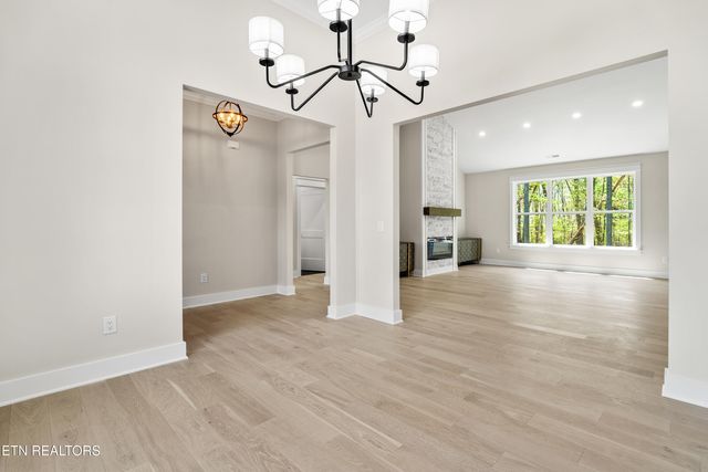 124 Nunyu Tr, Vonore, TN 37885