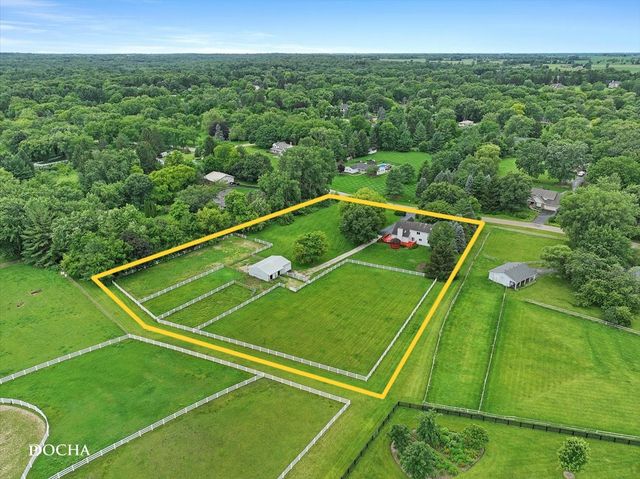6N777 Palomino Drive, Campton Hills, IL 60175