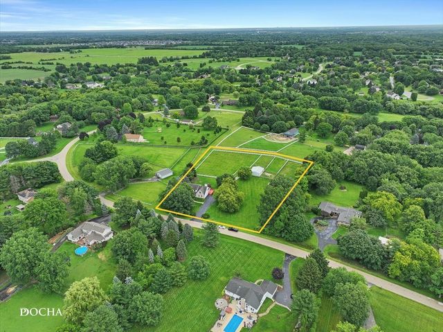 6N777 Palomino Drive, Campton Hills, IL 60175