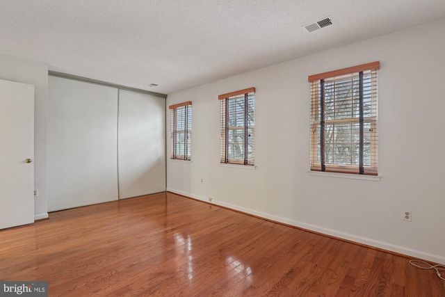 2396 BRANLEIGH PARK CT, Reston, VA 20191