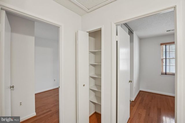 2396 BRANLEIGH PARK CT, Reston, VA 20191