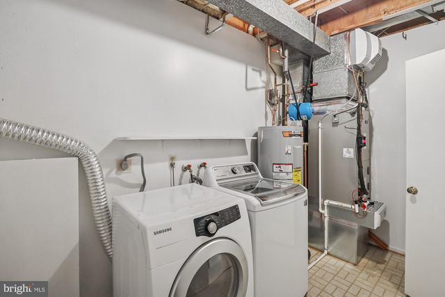 2396 BRANLEIGH PARK CT, Reston, VA 20191