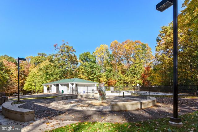 2396 BRANLEIGH PARK CT, Reston, VA 20191